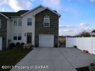 52 Mara Ln, Plains, PA 18702