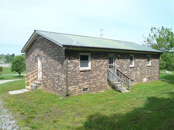 3rd image of 903 Robert Ave