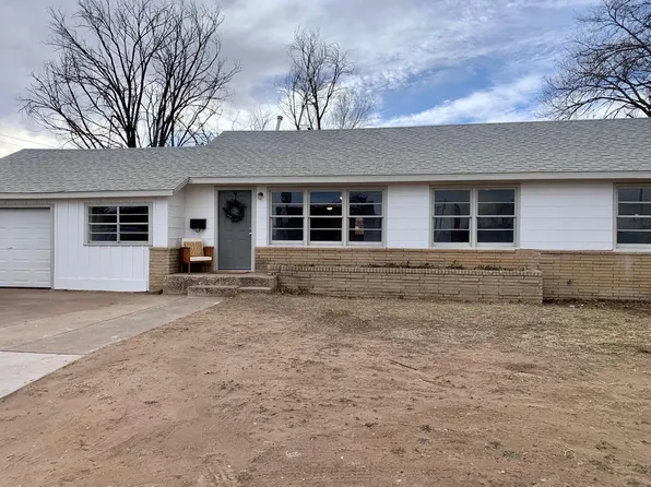 1216 College Ave, Levelland, TX 79336