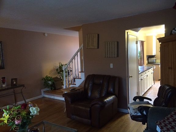 4th image of 842 Throggs Neck Expy