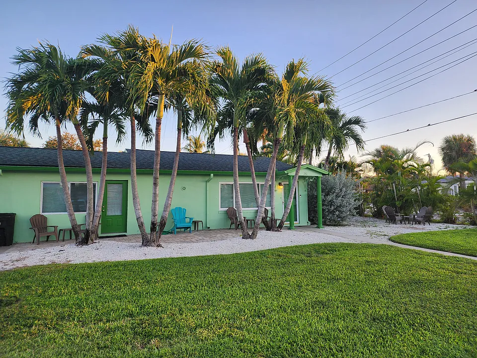 280 72nd Ave