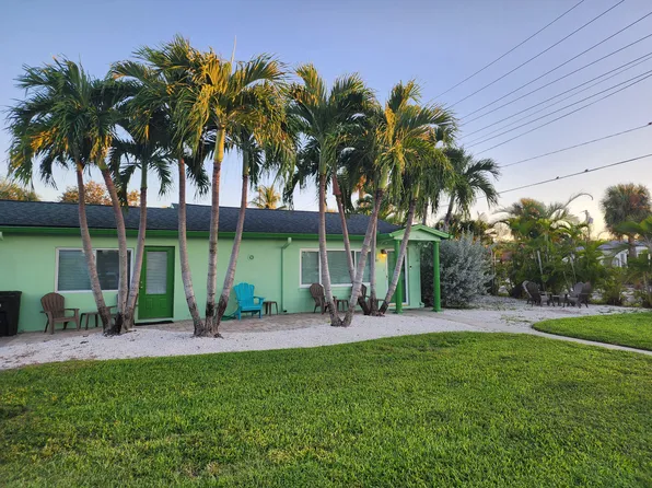 280 72nd Ave, Saint Pete Beach, FL 33706