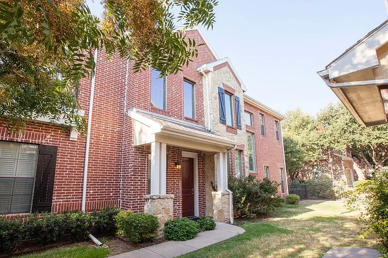 3 bed, 3.5 bath, 2187 sqft, $2,890 — Photo 1