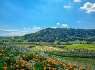 1444 Henry Rd, Napa, CA 94559