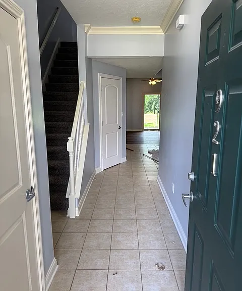 921 McClanahan Ln — Photo 2