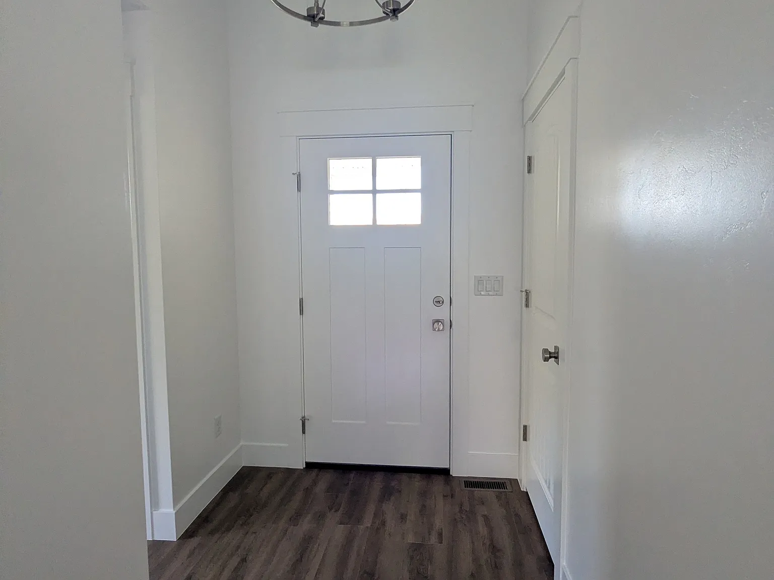 3 bed, 1444 sqft, $1,600 — Photo 4