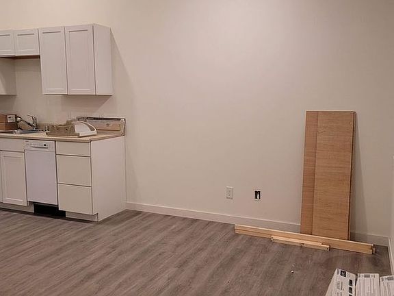 5th image of 715 Cedar Ave #106