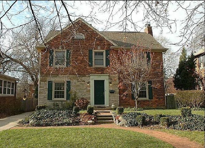 1st image of 971 Lakepointe St