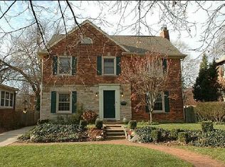 971 Lakepointe St, Grosse Pointe Park, MI 48230