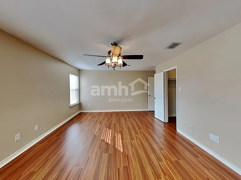 128 Stanford — Photo 11