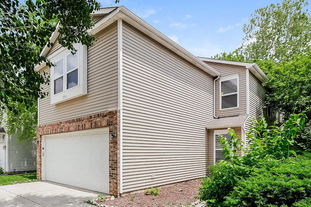 3 bed, 2.5 bath, 1972 sqft, $2,450 — Photo 4