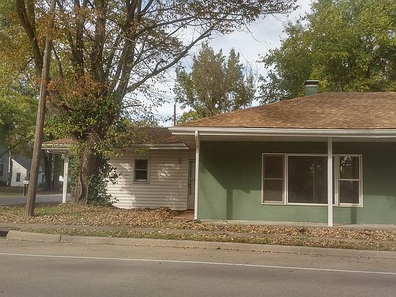 2nd image of 808 W Willow St