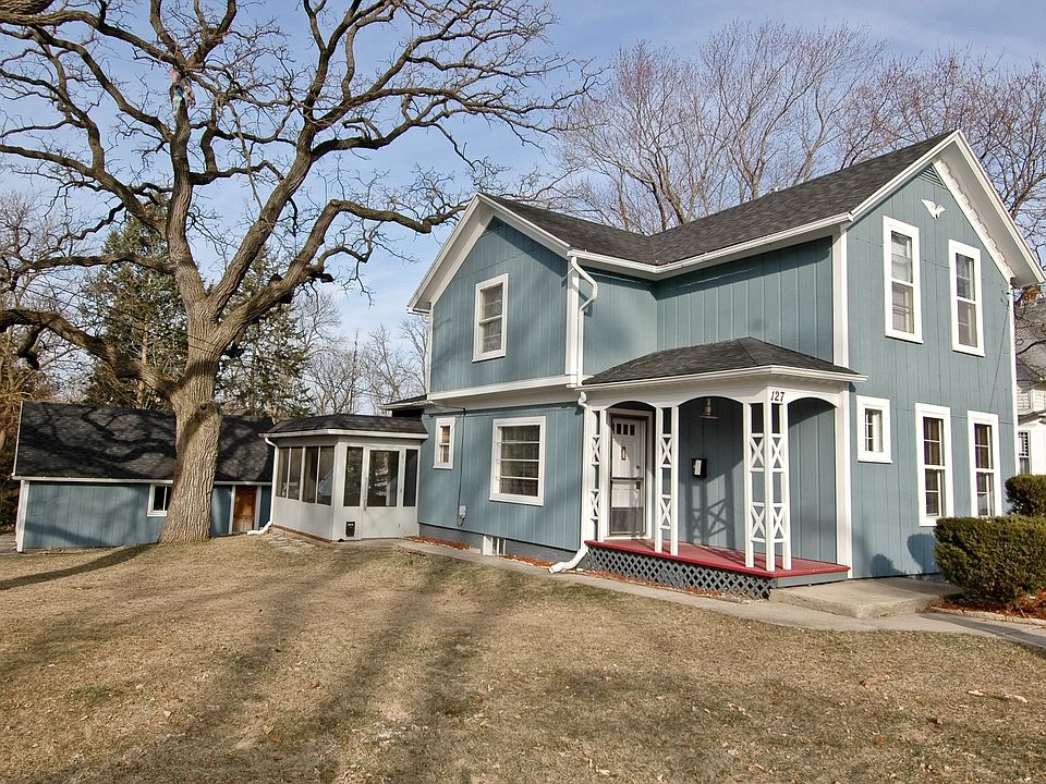 2nd image of 127 N Wisconsin St