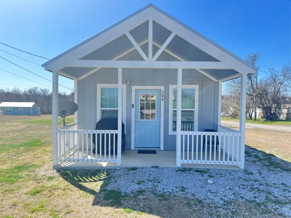 204 W Riley St, Bowie, TX 76230