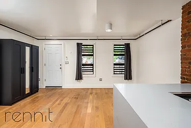 Rented by Rennit Inc.