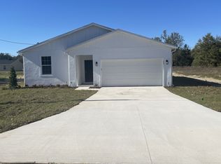 73 Maple Dr, Ocklawaha, FL 32179