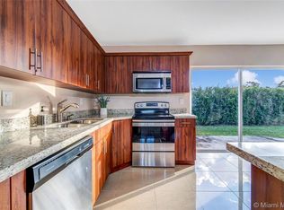 580 NE 150th St APT 4, Miami, FL 33161