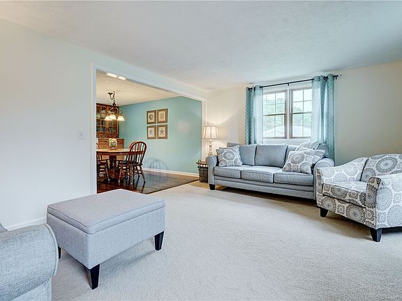 4th image of 98 Peakview Dr