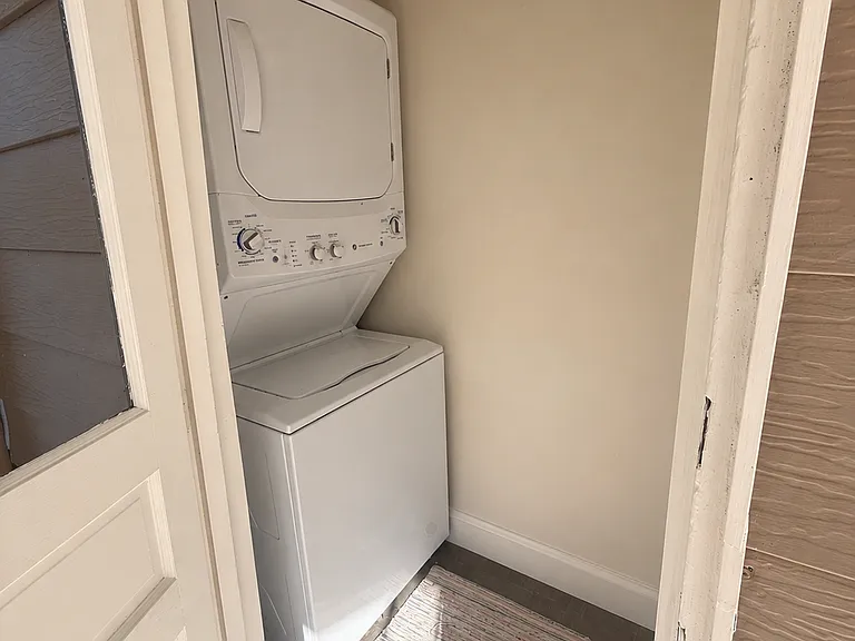 4624 Iris St N — Photo 19