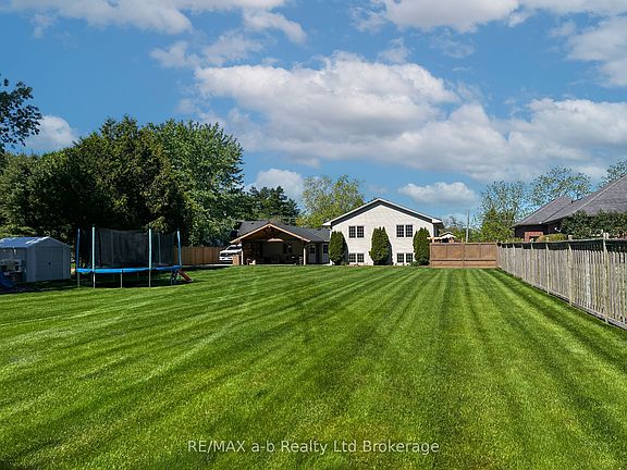 3rd image of 6744 Hacienda Rd