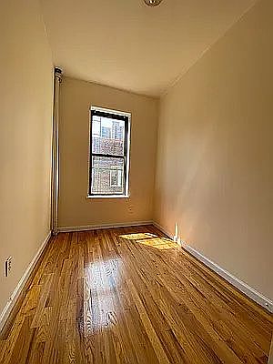 3rd image of 318 E 78th St #32