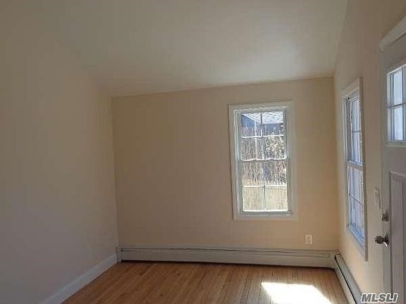 3rd image of 91 High Hill Dr