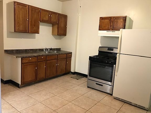 2nd image of 1142 N Lawndale Ave Unit 1