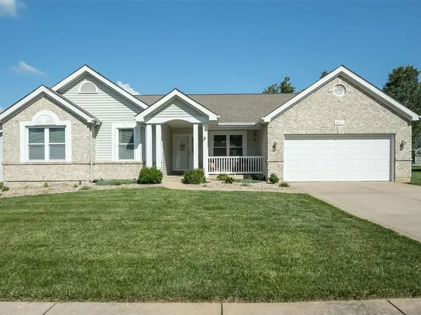 621 Green Tree Meadows Dr, Lake Saint Louis, MO 63367