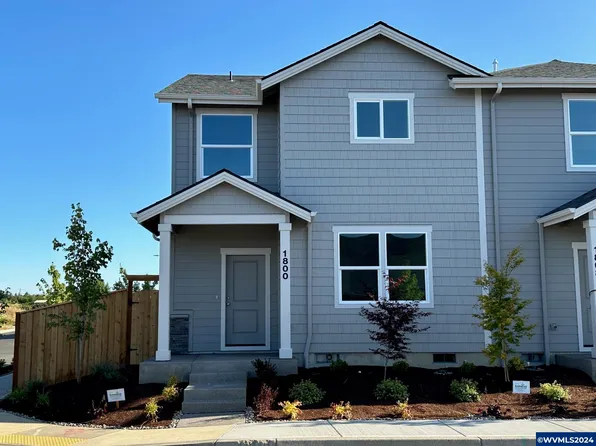 1800 SE Hankel St, Dallas, OR 97338