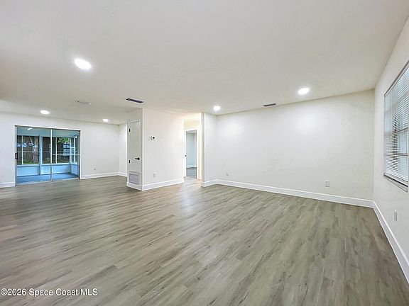 5th image of 1675 Ashwood Ave