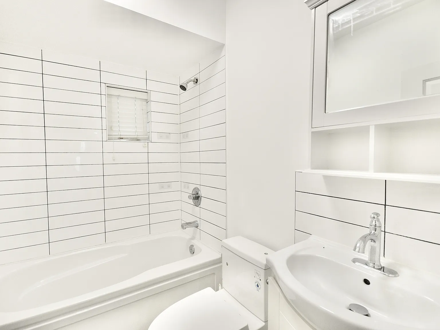 2 bed, 800 sqft, $2,300 — Photo 3