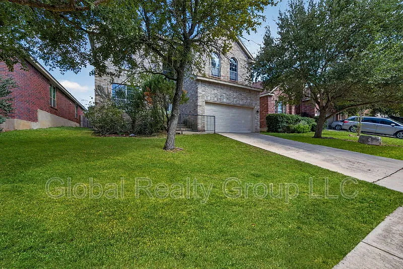 5 bed, 3.5 bath, 2862 sqft, $2,700 — Photo 3