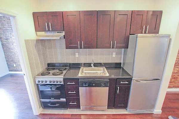 Rented by Jonis Realty | media 6