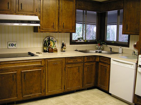 3rd image of 632 Evergreen Dr