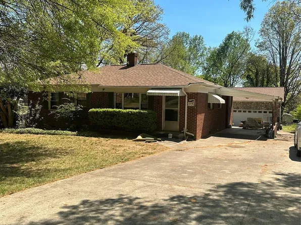 2760 19th Ave NE, Hickory, NC 28601