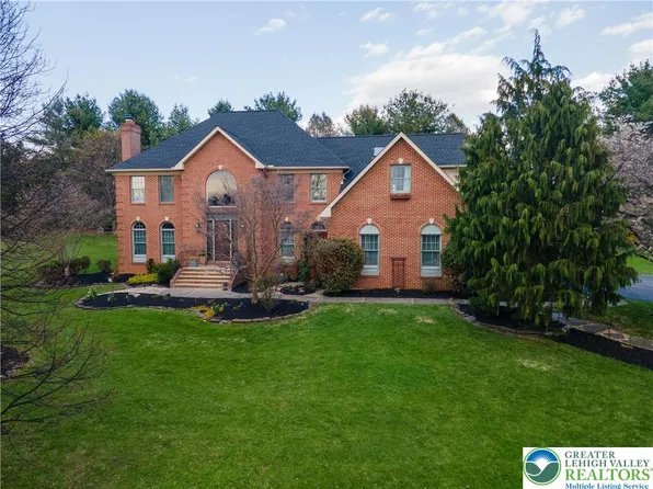 4260 Farmersville Ct, Easton, PA 18045
