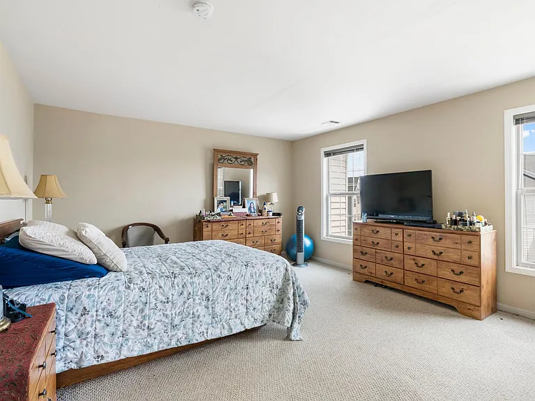 118 George Russell Way — Photo 12