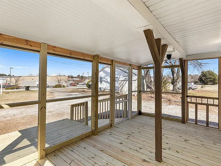 3 bed, 1348 sqft, $1,400 — Photo 4