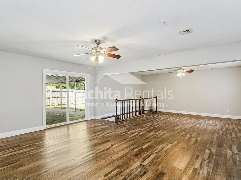 4549 S Washington Ct — Photo 2