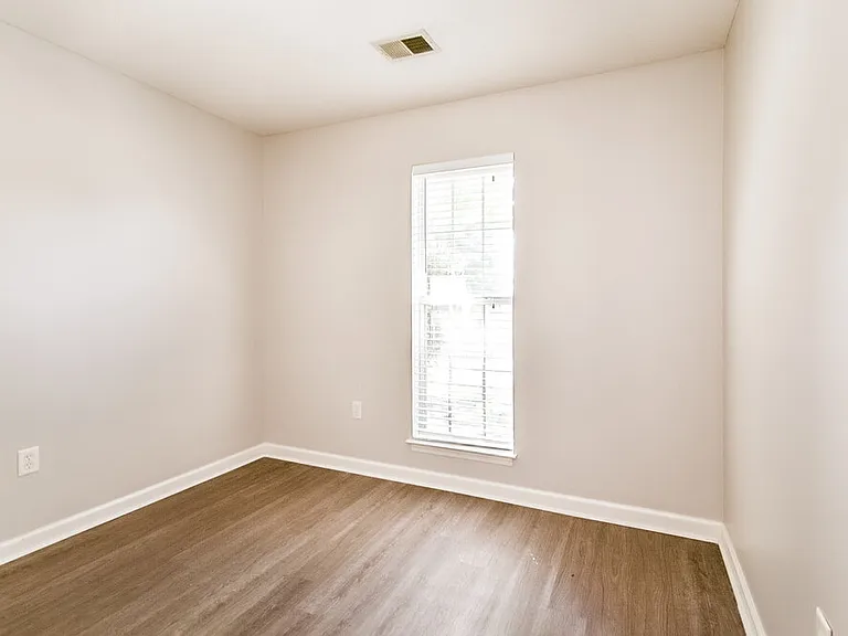 7845 Sarah Ann Dr S — Photo 12