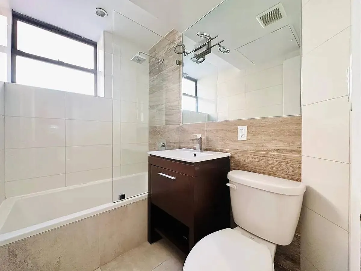 4 bed, 4.0 bath, $1,050 — Photo 4