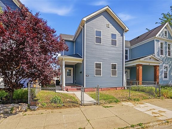 3rd image of 1809 E 5th St