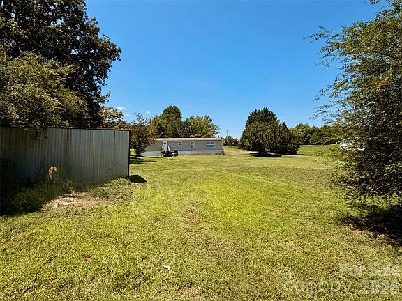 3rd image of 2400 Rock Rd