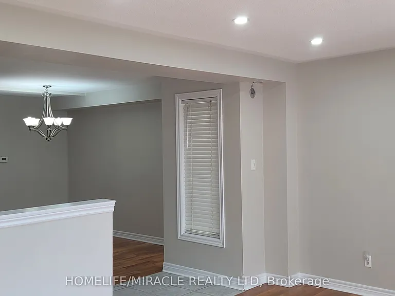 98 Marycroft Ct — Photo 2