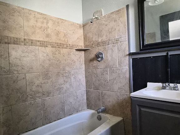 3rd image of 15285 S Skaggs Rd #2