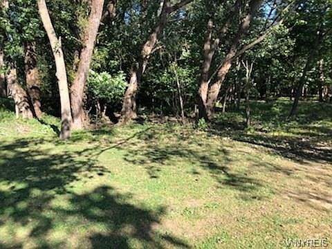 5th image of 135 Sunnyside Dr