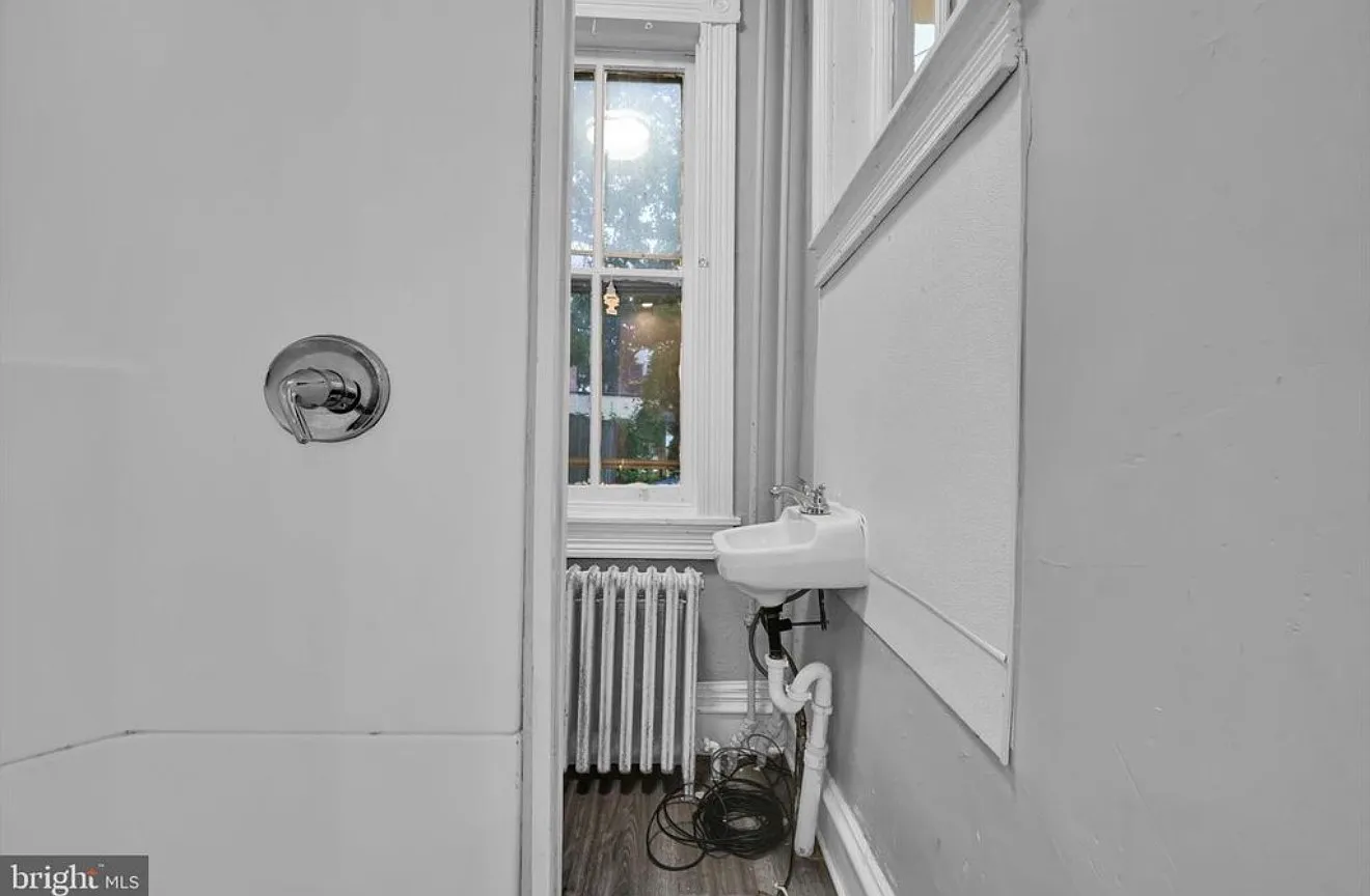 Studio, 850 sqft, $800 — Photo 3