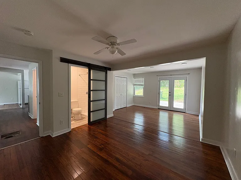 718 Florence Pl NW — Photo 16