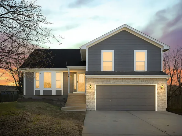 717 Moss Creek Dr, Raymore, MO 64083