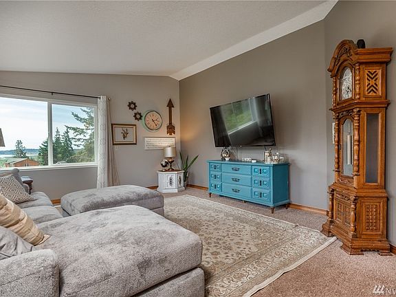 4th image of 1118 Stark Pl